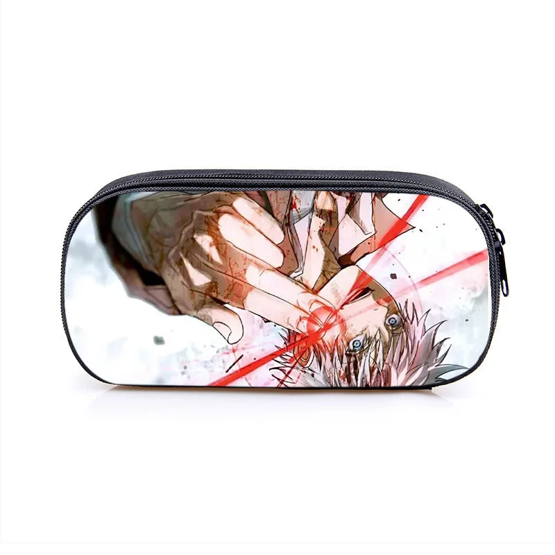 Trousse zippée rectangulaire en tissu noir avec motif anime rouge et blanc