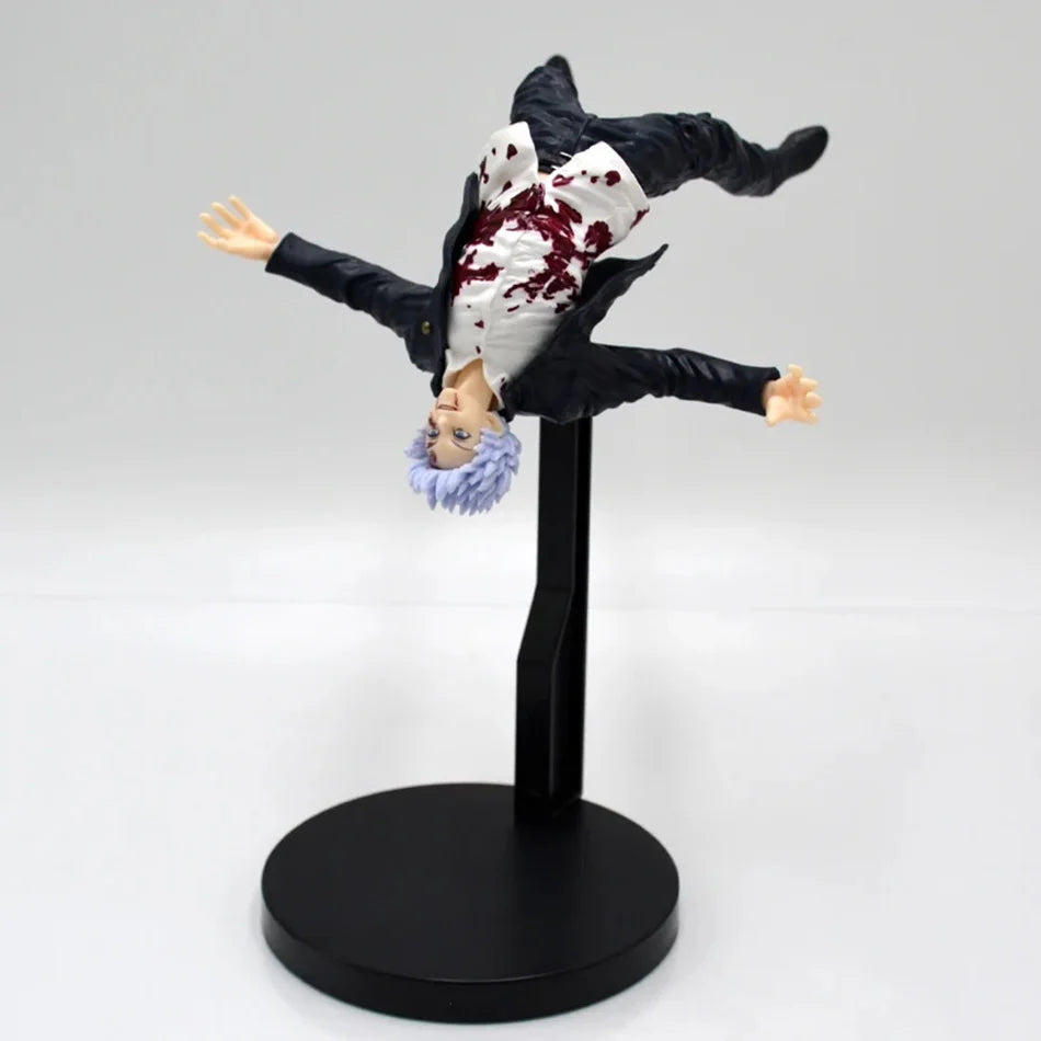 Figurine Gojo sur socle noir rond, bras écartés, cheveux noirs