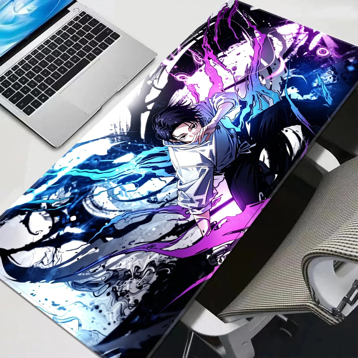 Tapis de souris Jujutsu Kaisen Yuta Énergie Bleue : rectangulaire bleu et violet, illustration d’anime aux contours lumineux
