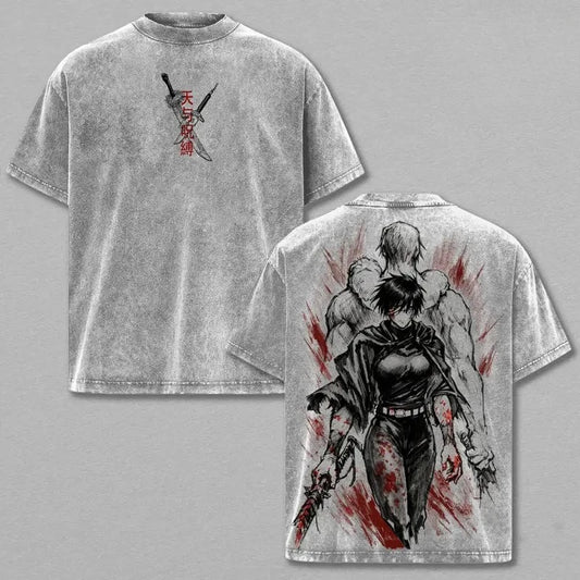 T-shirt gris col rond, motif au dos avec personnages et éclaboussures rouges