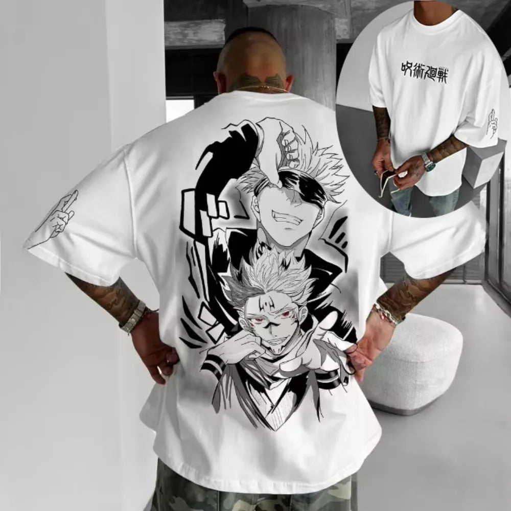 T-shirt oversize blanc avec grand motif noir de personnages, vue de dos