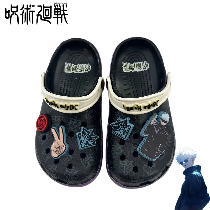 Paire de sabots Crocs noirs à brides blanches, motifs Jujutsu Kaisen Satoru Gojo