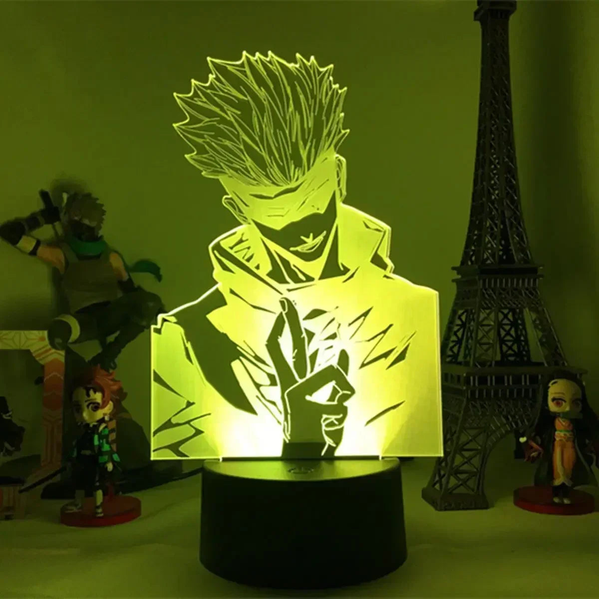 Lampe LED Jujutsu Kaisen Gojo Deux Doigts Éclairs : décorative avec personnage Gojo sur socle, lumière verte.