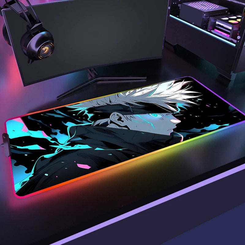 Tapis de souris RGB sombre avec illustration anime bleue et bordure lumineuse.