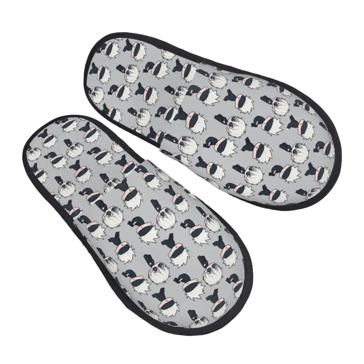Chaussons gris à motif chibi pingouins, bord noir, forme semelle intérieure