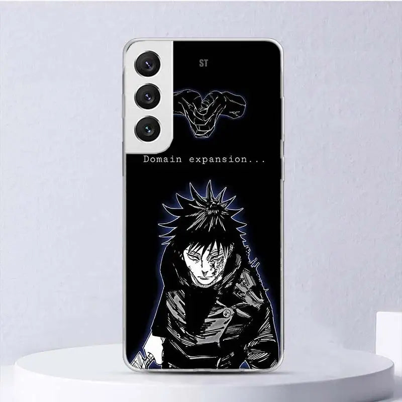 Coque Samsung Jujutsu Kaisen Megumi Domain Expansion : noire avec illustration animée et texte « Domain expansion… »; découpes caméras