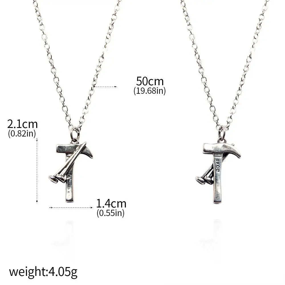 Collier Jujutsu Kaisen à chaîne argentée, pendentif croix aux détails, style Vaudou Nobara