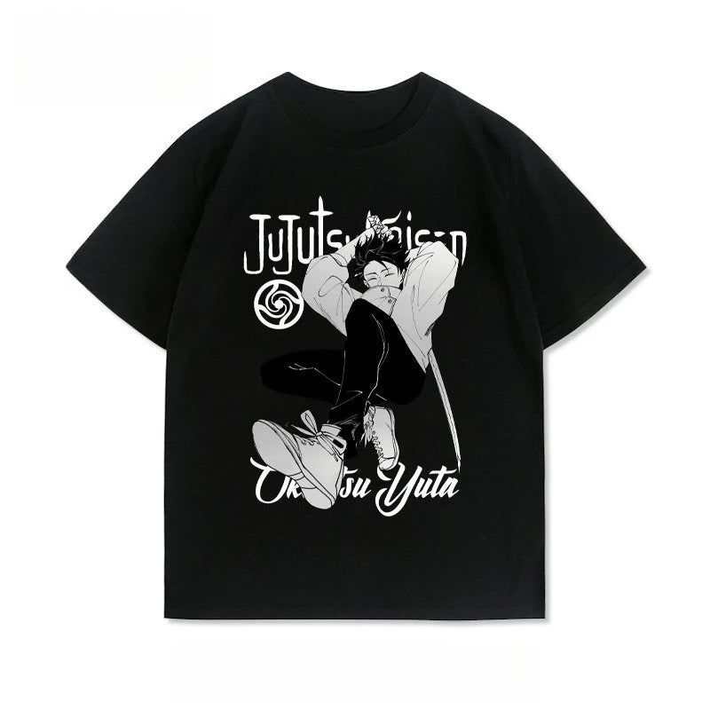 T-shirt noir à manches courtes avec grand visuel Yuta Okkutsu Action en blanc