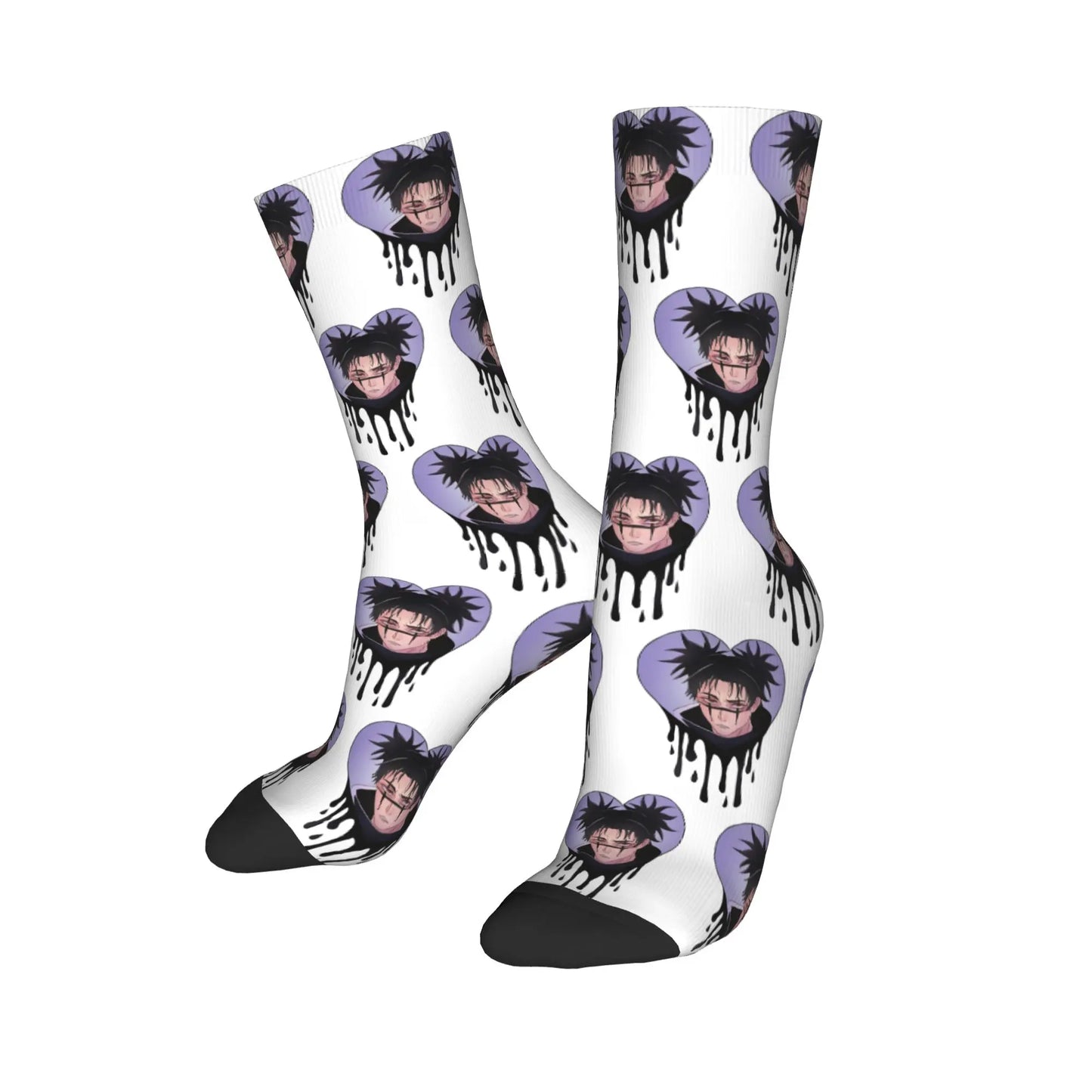 Paire de chaussettes blanches imprimées personnages anime, bord et pointe noirs.