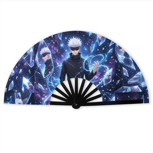 Éventail pliant à manche noir, décor bleu cosmique avec personnage stylisé