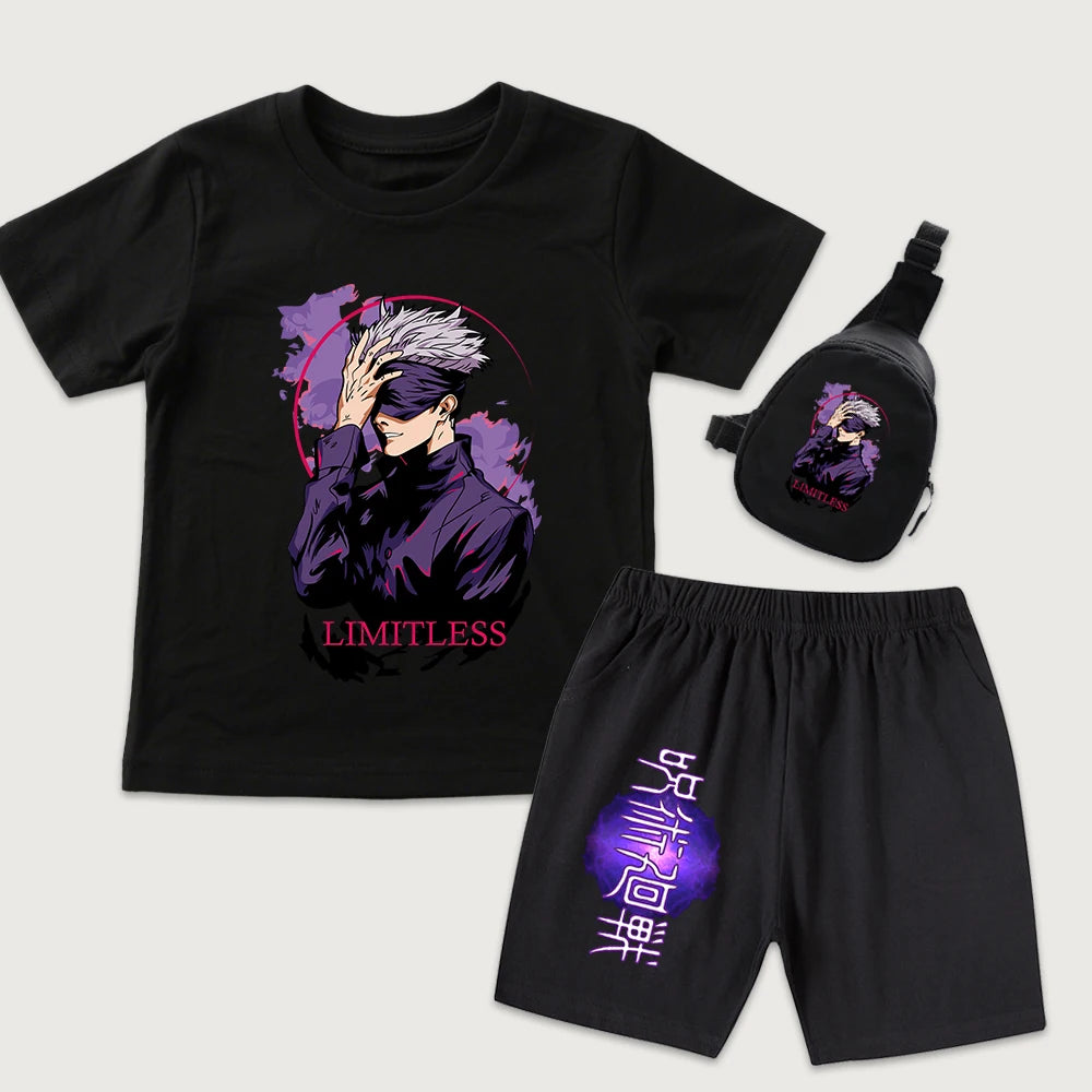 Ensemble enfant : t-shirt noir manches courtes et short noir à imprimé, avec sac noir.