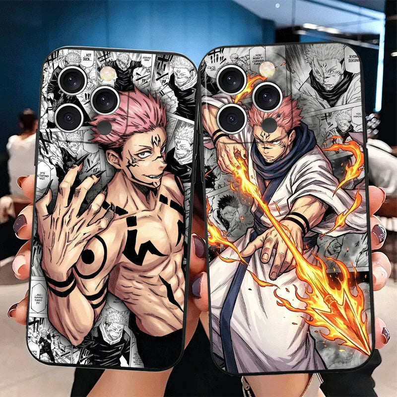 Coques iPhone Ryomen Sukuna, deux modèles avec scènes manga et flammes orangées, caméras