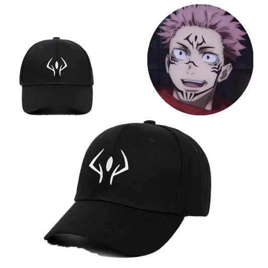 Casquette noire avec motif blanc, vue de face et vue latérale.